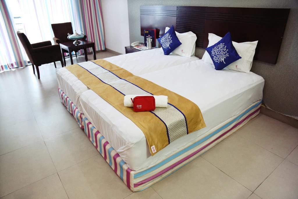 Oyo 710 Hotel Kshitij Poona Buitenkant foto