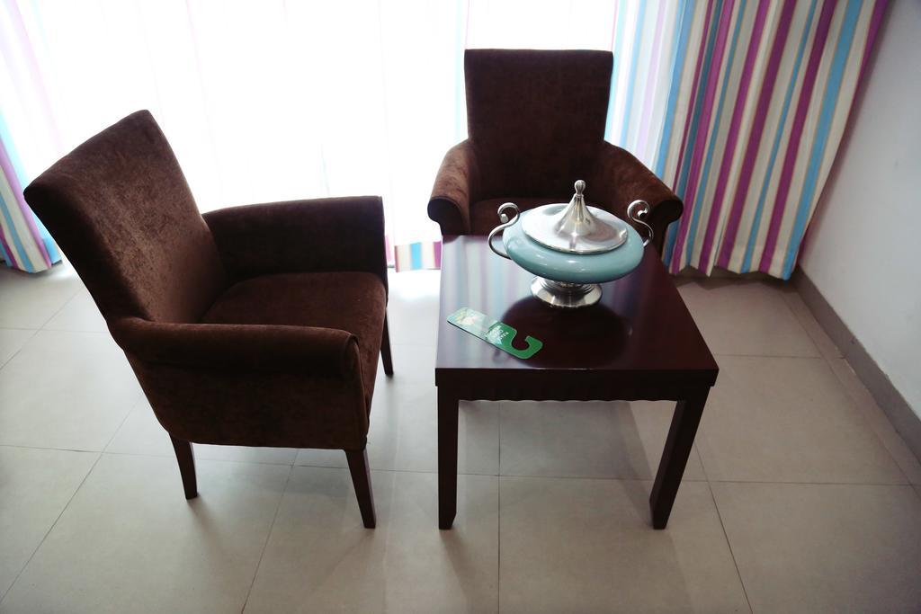 Oyo 710 Hotel Kshitij Poona Buitenkant foto