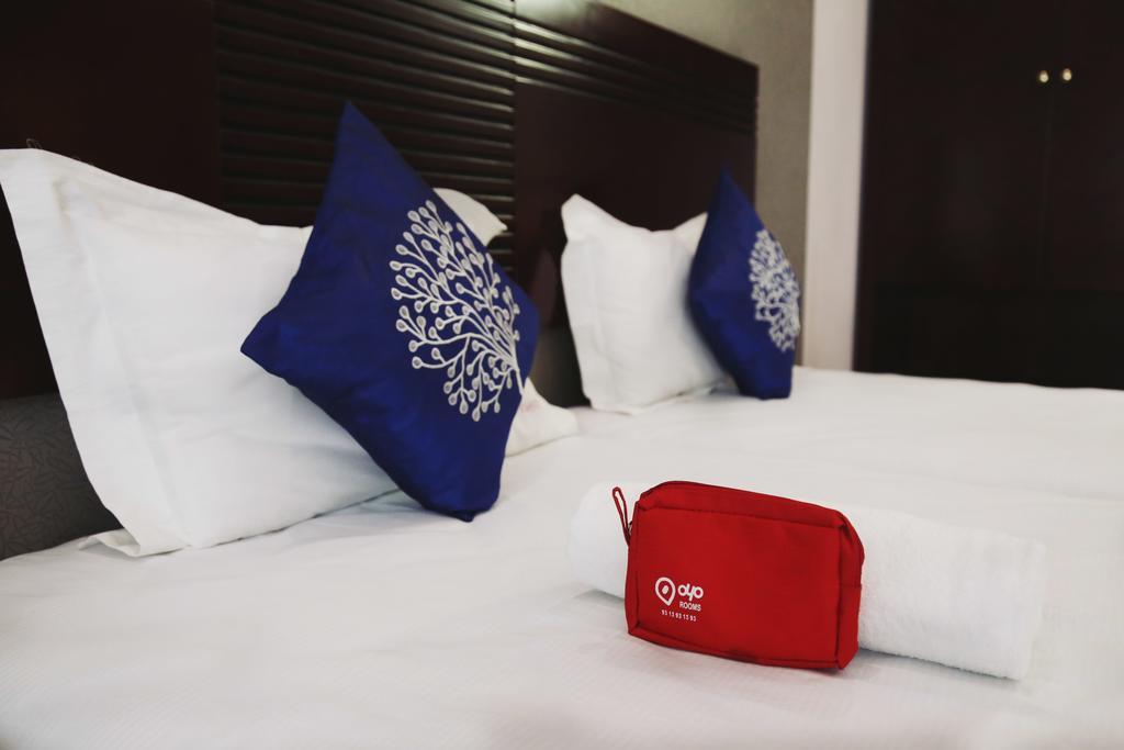 Oyo 710 Hotel Kshitij Poona Buitenkant foto