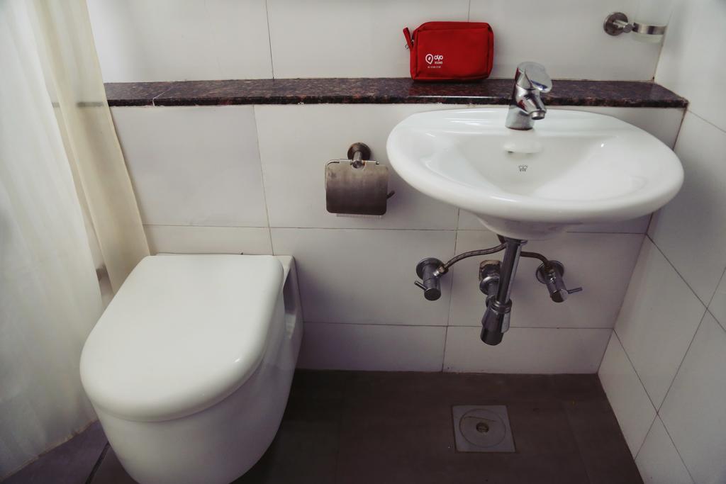 Oyo 710 Hotel Kshitij Poona Buitenkant foto