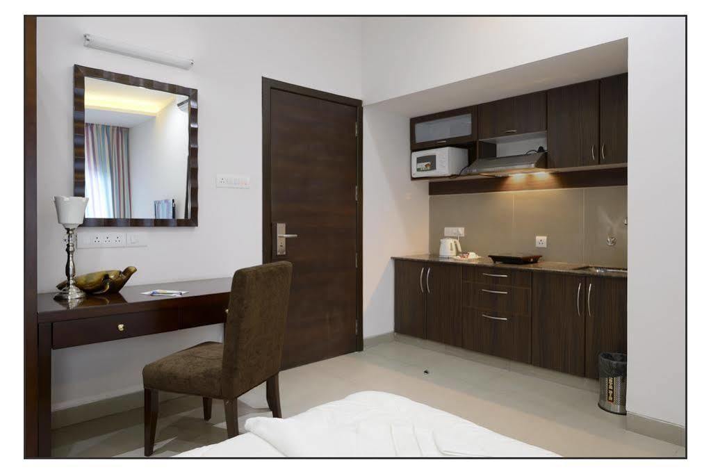 Oyo 710 Hotel Kshitij Poona Buitenkant foto