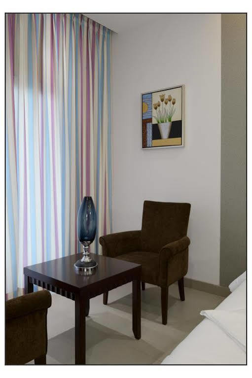 Oyo 710 Hotel Kshitij Poona Buitenkant foto